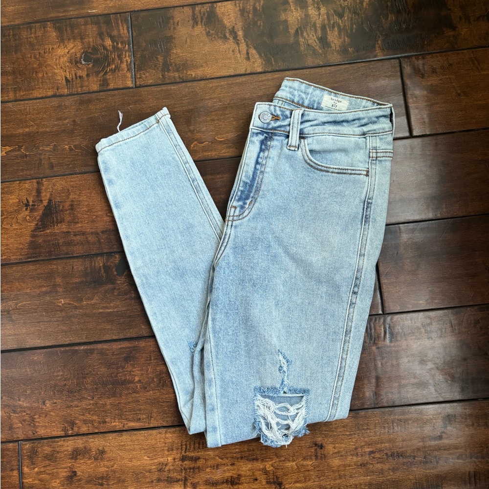 Buckle jeans